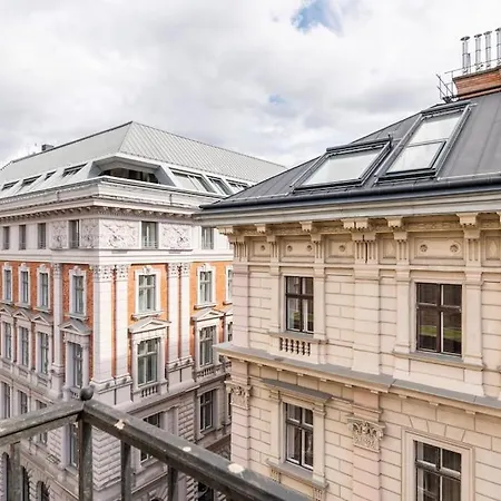 Basilica Apartment *