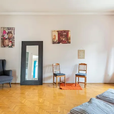 Basilica Apartment *